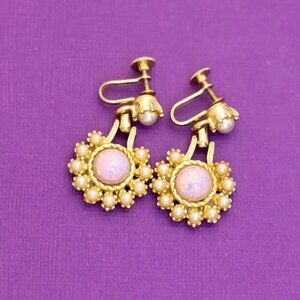 Vintage Pink Faux Pearl Gold Tone Screwback Earrings - V25